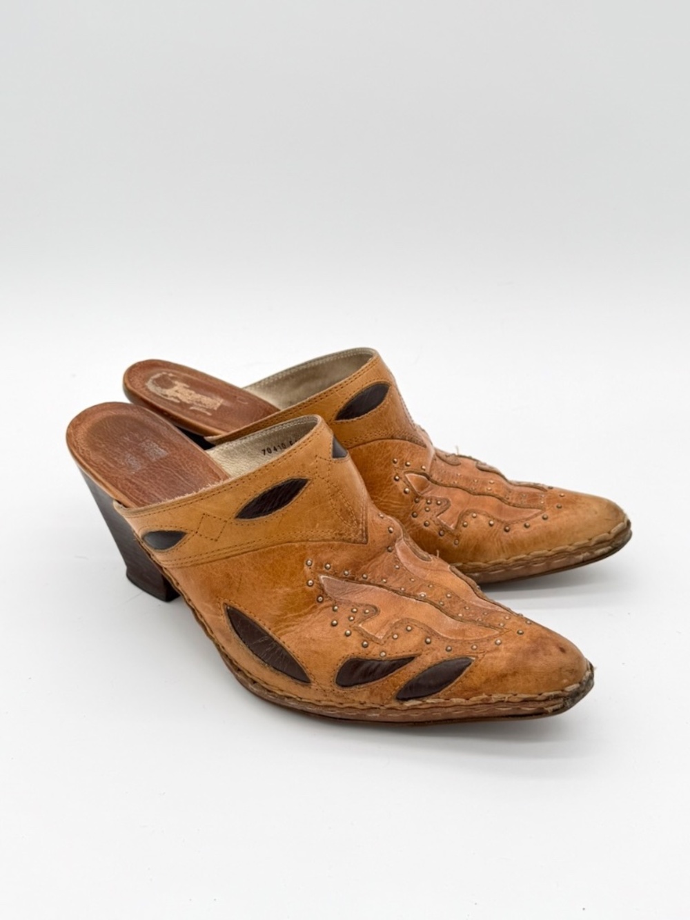 Frye Phoenix Womens 8M Tan Leather Studded Western Mule Pointed Toe Clog Shoes